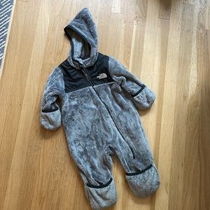 North Face bunting 3-6mths